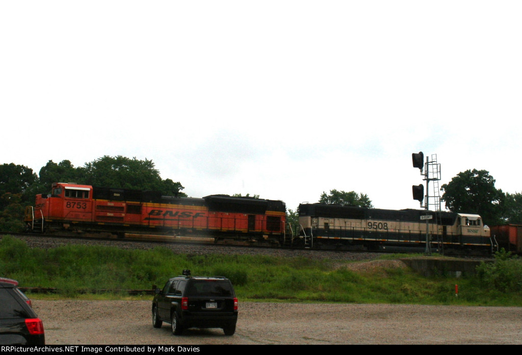 BNSF 8753